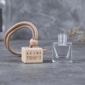 Botella difusora de caña de vidrio vacía con logotipo personalizado, desodorante colgante para coche, contenedor de Perfume cuadrado de 8ml - Product Image 4