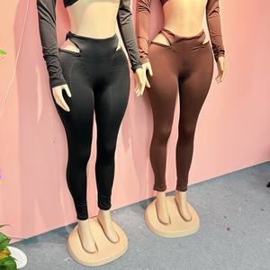 Completo <span class=keywords><strong>Sexy</strong></span> Due Pezzi Donna Y2K 2025: Top Corto a Spalle Scoperte con Maniche Lunghe e Pannello Trasparente & Pantaloni Aderenti - Product Image 3