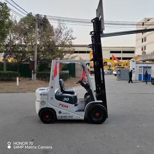 Montacargas FD30 3t de Segunda Mano en Excelentes Condiciones de Funcionamiento, TCM FD30 Blanco, Altura de Elevación de 4.5m, Montacargas Usados - Product Image 2