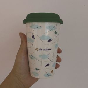 Custom Logo Personalized Gifts Heat Resistant Ceramic Coffee Cup with Silicone Lid - Product Image 4