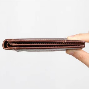 กระเป๋าสตางค์หนังพับสองตอนแบบกัน RFID สำหรับผู้ชาย ยี่ห้อ Boshiho รุ่นบาง ขนาดเล็ก พร้อมช่องใส่เหรียญแบบเปิด และช่องใส่บัตรเครดิตแบบสั้น - Product Image 5