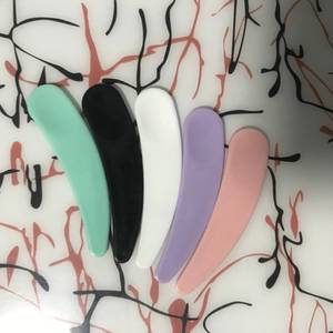 Crescent Shaped Facial Spoon Plastic PP Injection Molding Cosmetic Packaging <b>Tool</b> For Face Mask Cream Dispensing <b>Small</b> Scoop - Product Image 1