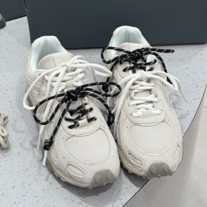 Calzado Deportivo de Lujo, Clásico, de Diseño, Transpirable, Impermeable, con Malla Cerrada, Cómodo, para Correr al Aire Libre, para Hombre y Mujer - Product Image 4