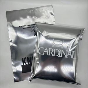 Bolsas de Envío Plateadas con Logotipo Personalizado, con Tira Autoadhesiva, Bolsa de Correo Metálica Plateada para Sudaderas - Product Image 2