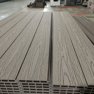 Paneles de Cercado Compuestos de WPC con Relieve Ligero y Aspecto de <span class=keywords><strong>Madera</strong></span>, con Postes para Jardín <span class=keywords><strong>Exterior</strong></span>, Kit Completo - Product Image 1