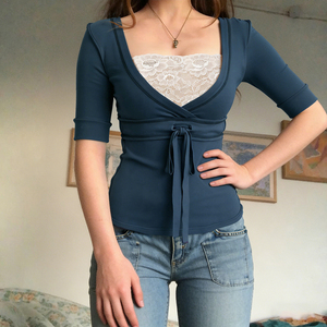 Vintage Lace Patchwork V-Neck Top Layered Look <b>Tie</b> Waist Peplum Hem Slim Fit Casual Daily Wear - Product Image 4