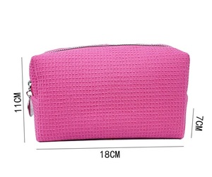 MKW5155 Ingrosso 10pz Borsa per il Trucco in Tessuto Waffle con Logo Personalizzato, Borsa Cosmetica Ricamata con Monogramma, Astuccio Portatile da Viaggio - Product Image 6