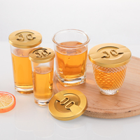 Verre à shot transparent multi-formes avec couvercle en métal doré, personnalisable, petit verre à boire pour bar, fête, cadeau d'entreprise