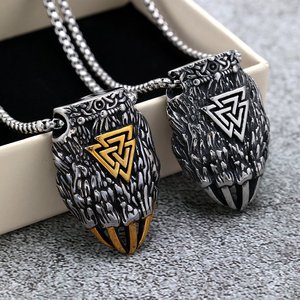 Collar de Acero Inoxidable con Colgante de Pata de Oso Vikingo y Único Diseño Asimétrico con Símbolo Triquetra para Hombre, Joyería de Regalo - Product Image 1