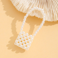 Pendentif en résine tressé imitation perle, personnalisé avec logo, pour la vente en gros, par Runcheng Handicrafts – Cadeau tendance pour les fashionistas urbains
