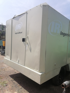 Compresor de Aire Ingersoll <span class=keywords><strong>Rand</strong></span> XHP900 de 900 Cfm, Modelo 2013, Motor CAT de Segunda Mano, 24 bar, en Venta - Product Image 2