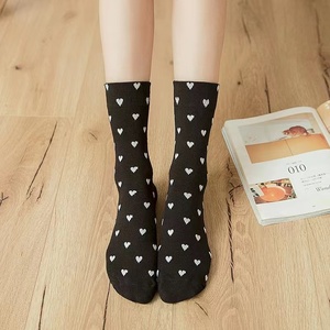 <span class=keywords><strong>Chaussettes</strong></span> <span class=keywords><strong>rouges</strong></span> personnalisées pour la fête du printemps <span class=keywords><strong>Chaussettes</strong></span> à tube moyen Grandes <span class=keywords><strong>chaussettes</strong></span> <span class=keywords><strong>rouges</strong></span> pour système solaire pour femmes - Product Image 4