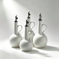 Bouteille d'huile en céramique mate avec bec verseur en acier inoxydable pour la cuisine, la décoration de table et les cadeaux