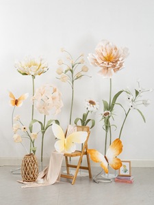 Rose géante unique bleu-blanc dégradé, fleur en papier artisanale surdimensionnée pour décoration de mariage moderne - Product Image 2