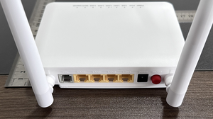 F780L 4GE 1POTS 2USB Routeur Modem <span class=keywords><strong>Optique</strong></span> XPON Wi-Fi Double Bande Gigabit FTTH Passerelle <span class=keywords><strong>Fibre</strong></span> <span class=keywords><strong>Optique</strong></span> Produit Neuf Direct Usine - Product Image 3