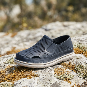 Chaussures confortables pour hommes, sandales souples de créateur, mode durable, cousues à la main, 2-en-1, à bout ouvert, en cuir véritable - Product Image 1