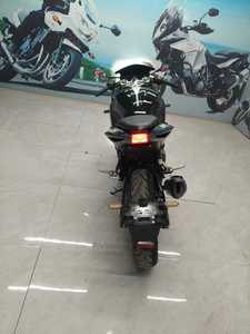 Gebrauchtes Sportmotorrad YCR 400 Kubikzentimeter Wasserkühlung Doppelscheibenbremsen Verbesserter Auspuff 150 km/h Herkunft Guangdong Sofort Verfügbar - Product Image 2