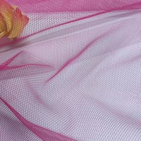 Tissu en maille tricotée respirant et doux 100 % polyester imprimé 40D, couleurs personnalisées, OEM, pour robes de mariée, masques, moustiquaires