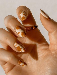Faux ongles minimalistes à imprimé léopard, motif abstrait à pois sur <span class=keywords><strong>base</strong></span> blanc laiteux, imprimé animalier subtil pour un luxe discret - Product Image 5