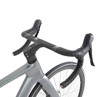 Vélo de course sur route 2026 R5pro avec cadre en fibre de carbone 2D, frein à disque, 24 vitesses, 700*28c