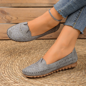 <span class=keywords><strong>Mocasines</strong></span> Perforados Bordados para <span class=keywords><strong>Mujer</strong></span>, Zapatos Planos de Moda de Tallas Grandes, Zapatos Casuales de Suela Suave para Venta al Por Mayor Personalizada - Product Image 3