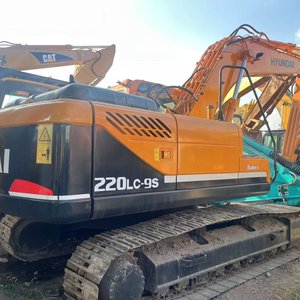Excavatrice sur chenilles Hyundai 220LC-9S d'occasion, excavatrice hydraulique de 22 tonnes, en stock - Product Image 3