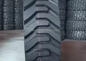 सस्ते मिनी स्किड स्टीयर टायर एसकेएस-6 10-16.5 12-16.5 औद्योगिक टायर
