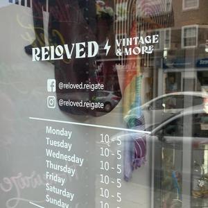 Nhãn Dán Cửa Sổ Cửa Hàng Tùy Chỉnh Sử Dụng Ngoài Trời Cửa Hàng Trưng Bày Đề Can Đồ Họa Vinyl Bán Lẻ - Product Image 4