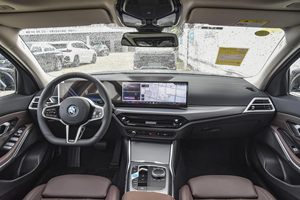 2024 Bmwi3 EV New Energy Car usado <span class=keywords><strong>0</strong></span> <span class=keywords><strong>Km</strong></span> <span class=keywords><strong>segunda</strong></span> <span class=keywords><strong>mano</strong></span> alta velocidad Bmws I3 coche eléctrico automotriz Bmwi3 coche eléctrico vehículo - Product Image 4
