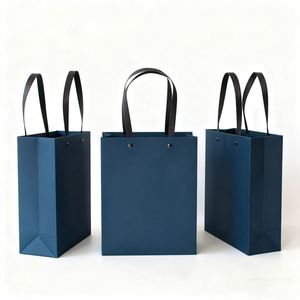 Sacs cadeaux en papier kraft de luxe personnalisés avec poignées pour vêtements - Couleur et taille personnalisées recyclables - Product Image 2