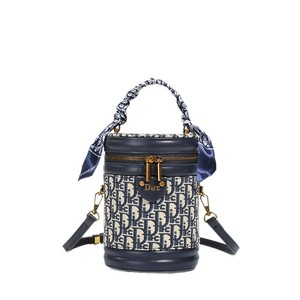 Sac seau pour femme modèle 2025 en PU. Sac à main élégant et luxueux. Fabriqué en matériau PU. - Product Image 2
