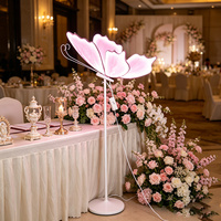 Nouvelle Tendance 2026 : Centre de Table Papillon Moderne en Acrylique, Support Géométrique Transparent pour Décoration de Mariage et Banquet