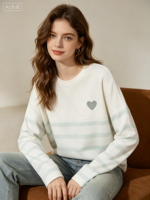 Pull en tricot rayé à col rond pour femme, style européen, avec broderie cœur, coupe ample, manches longues, décontracté, pour le quotidien