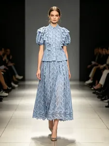 Completo due pezzi stile Palazzo Francese Estate 2026: Blusa alla moda con risvolto e maniche a sbuffo, gonna ricamata a vita alta - Product Image 1