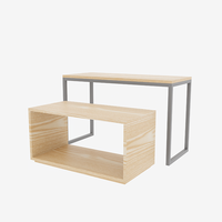 Support d'affichage de vêtements mobile élégant et haut de gamme en métal et bois pour les solutions de magasins en intérieur