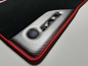 Tapis et moquettes pour Cayenne, Macan, 911, Panamera, 718, Taycan, GTS - Product Image 4