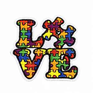Patch brodé thermocollant Cœur d'amour puzzle arc-en-ciel pour la sensibilisation à l'autisme, pour la décoration de vêtements et de chapeaux - Product Image 3