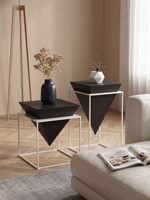 Table d'appoint décorative triangulaire en fer, style minimaliste italien moderne, pour salon ou canapé