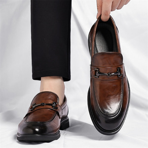 Mocassins en cuir véritable pour hommes, bout rond, à enfiler, semelle en caoutchouc antidérapante, chaussures de mariage, mode automne, marron - Product Image 3