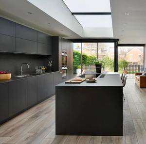Armarios de cocina personalizados con diseños de <span class=keywords><strong>isla</strong></span>, color negro mate moderno - Product Image 4