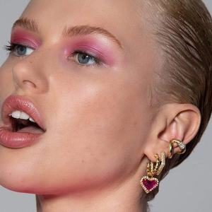 2025ใหม่ต่างหูเพชรทรงหกเหลี่ยมประดับเพชรขนาดกลางยอดนิยมและละเอียดอ่อน - Product Image 5