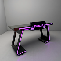 Station DJ moderne en métal poli miroir avec cadre en U et LED, table DJ avec logo lumineux personnalisé, design futuriste pour club, lounge et événements