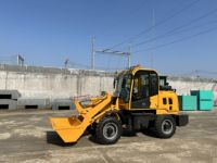 Mini Wheel Loader ZL-910 dengan Kabin, Kapasitas 600kg, Bucket 0.6m³, Mesin Diesel 18.5kw, 4WD, Compact Front End Loader untuk Konstruksi Pertanian