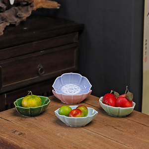 Assiette à fruits en céramique de style chinois en forme de fleur, petit plat à thé et à collations, bol à dessert et à condiments fait main pour la maison et les fêtes - Product Image 2