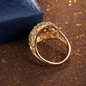 Anello a Forma di Mezza Cupola, Design Elegante per Donne - Product Image 6