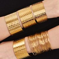 Für Modedesign Breites Glas-Naturstein-Armband Einfaches Einzigartiges Übertriebenes Vielseitiges Armreif 18k Vergoldeter Schmuck