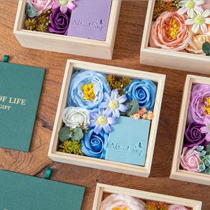 Confezione <span class=keywords><strong>Regalo</strong></span> di Fiori di Sapone 2026 per San Valentino, <span class=keywords><strong>8</strong></span> <span class=keywords><strong>Marzo</strong></span>, Natale, Scatola di Fiori di Sapone Artigianali con Decorazioni Floreali - Product Image 6
