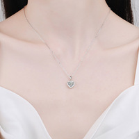 Bijoux de souhaits Bijoux de créateurs de haute qualité Collier en diamant Moissanite Collier en forme de cœur en argent sterling 925 Ornements de chaîne