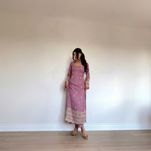 Conjunto de Salwar Kameez Rosa Bordado, Kurta Vintage de Línea A y Pantalones para Mujer, Ropa para Fiestas y Bodas - Product Image 1