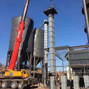 Nieuwe verstelbare compacte emmerelevator van roestvrij staal voor gebruik in de bouw, voor het toevoeren van aggregaat in doseertorens - Product Image 1